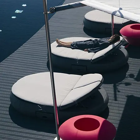 Отель The Vine 5*